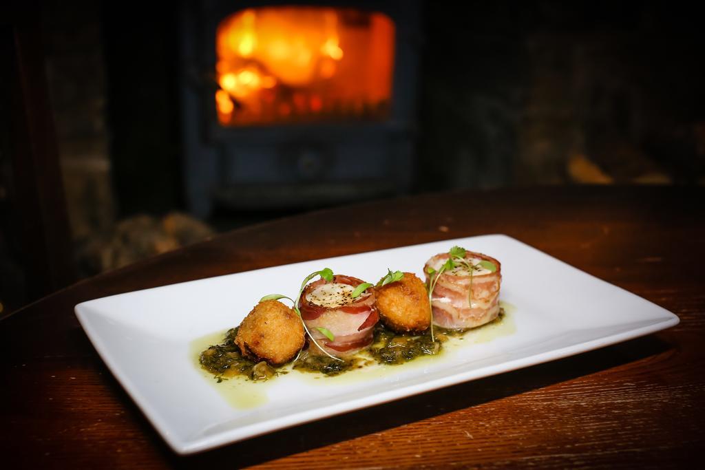 קונגלטון The Plough Inn & Restaurant מראה חיצוני תמונה